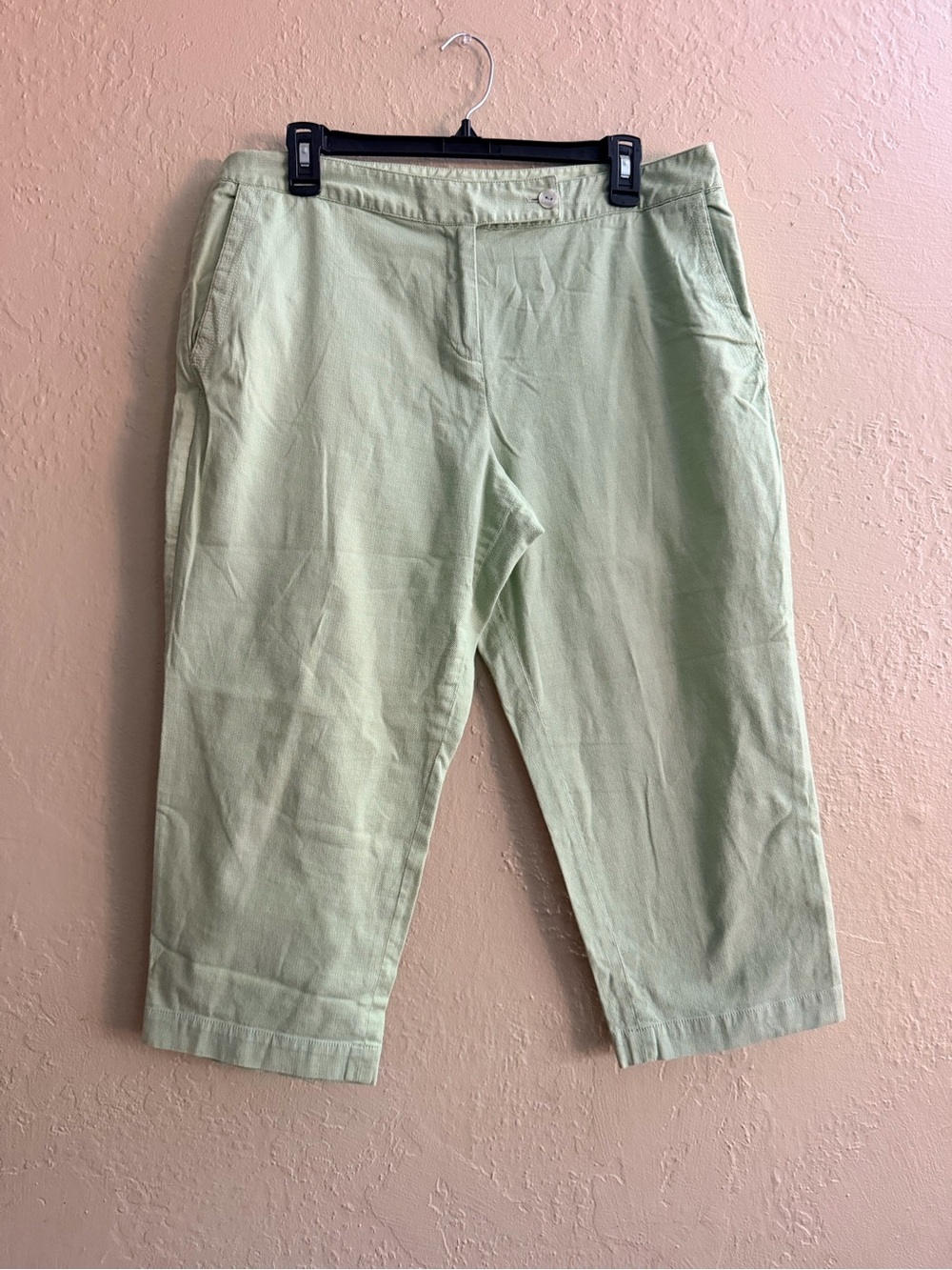 Tommy Bahama Light Green Cropped Women's Pants